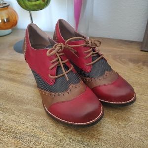 L'Artiste Leather Booties Shies